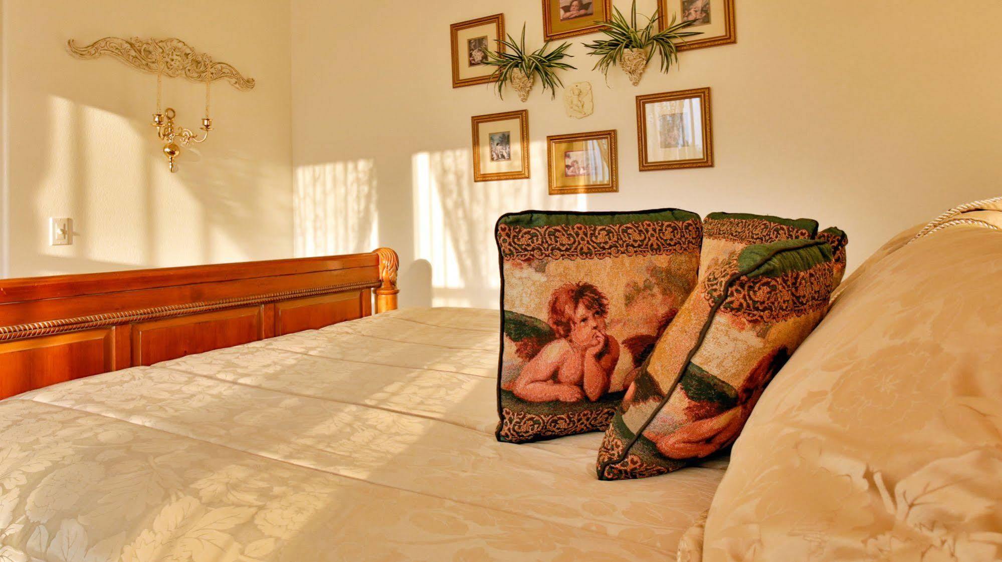 Dreamkatchers Lake Powell Bed & Breakfast บิ๊ก วอเตอร์ ภายนอก รูปภาพ