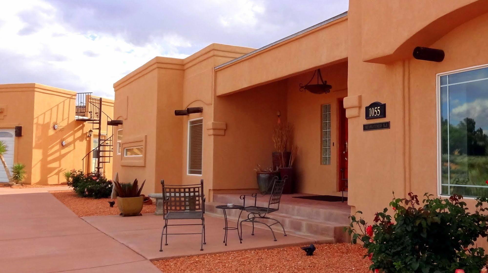 Dreamkatchers Lake Powell Bed & Breakfast บิ๊ก วอเตอร์ ภายนอก รูปภาพ