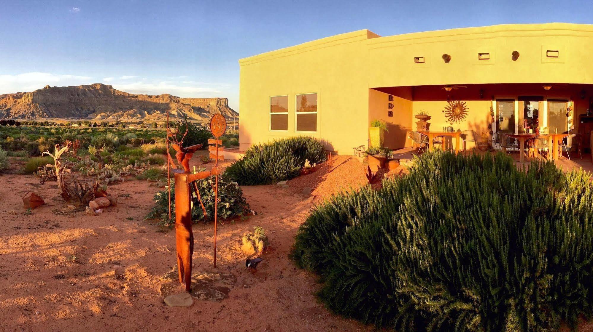 Dreamkatchers Lake Powell Bed & Breakfast บิ๊ก วอเตอร์ ภายนอก รูปภาพ